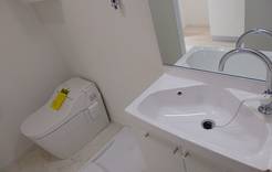 洗面台、トイレです