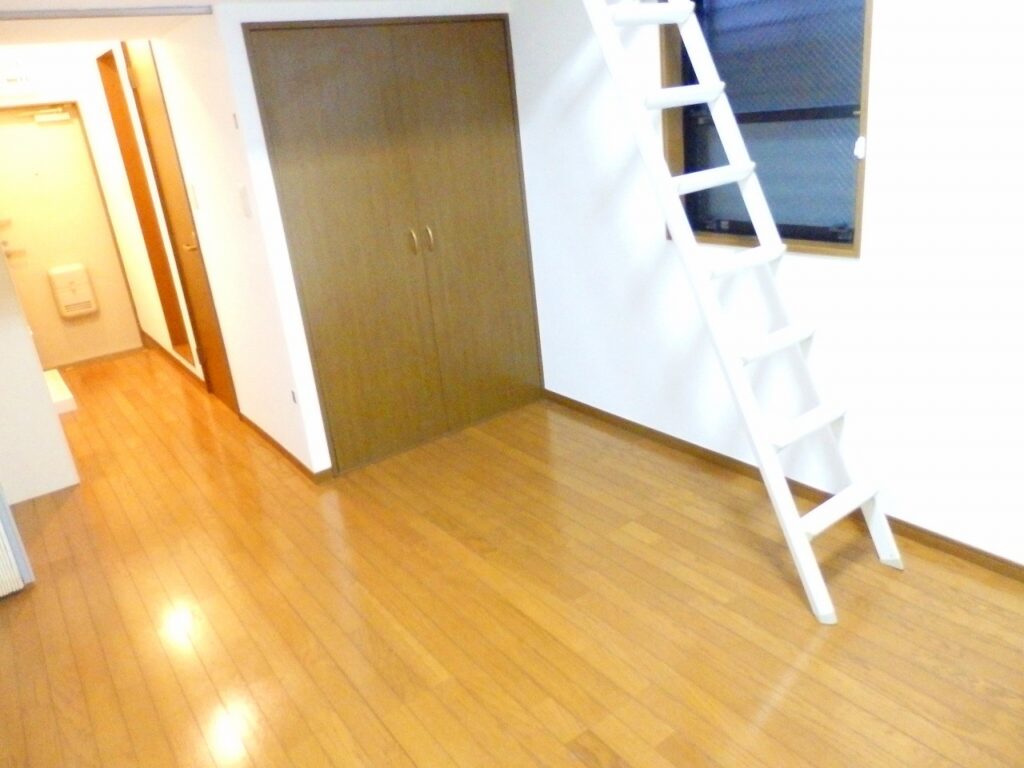 (居間)